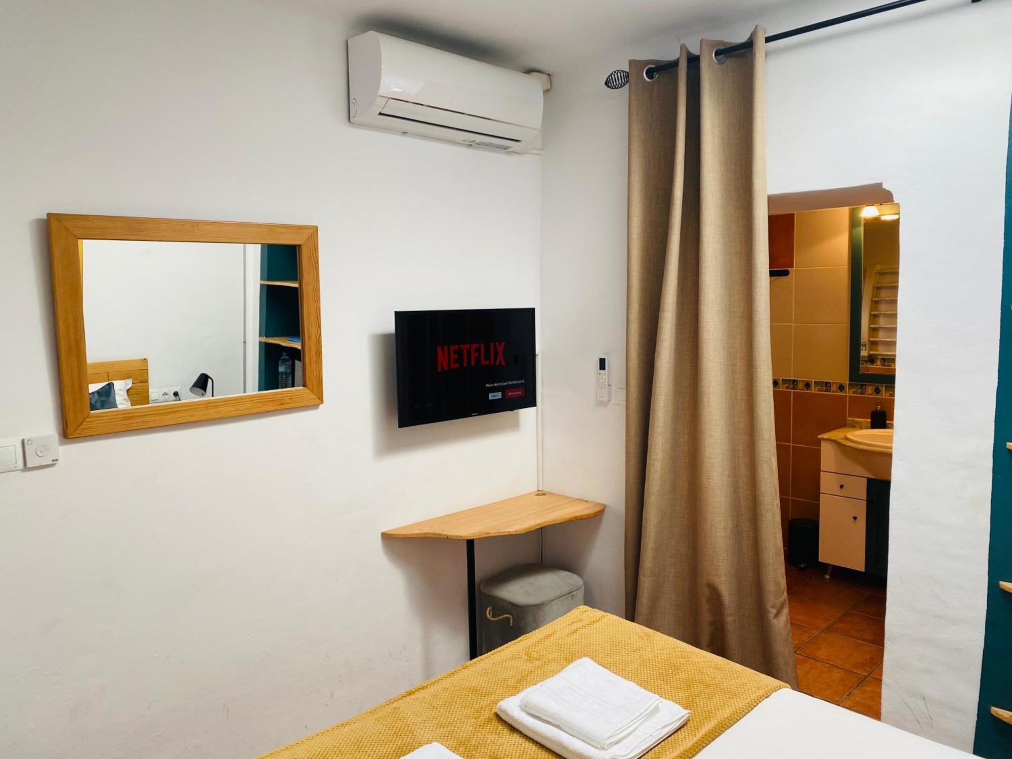 Room With Bathroom In Private House Casa Mar 托罗克斯科斯塔 外观 照片